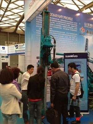 山河智能螺旋地桩ued在线官网网页版光伏展上大放异彩