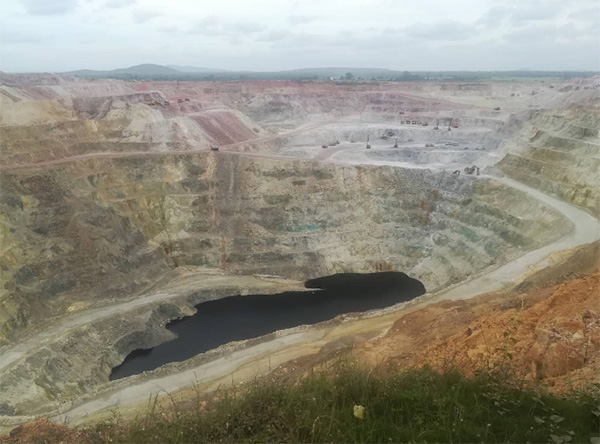 高温酷暑，山河智能凿岩ued在线官网网页版异域扬威