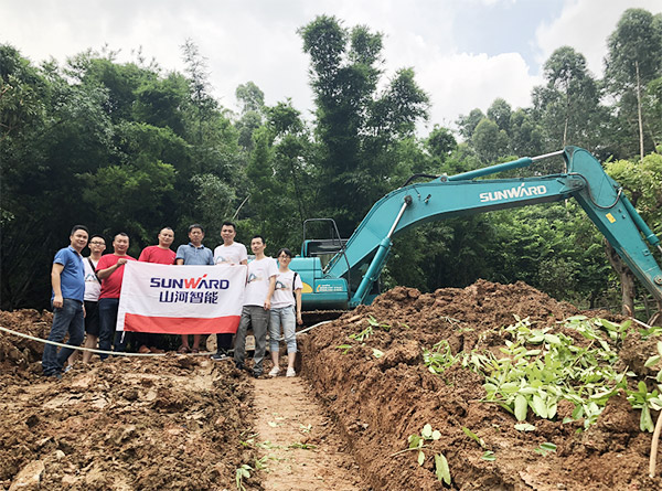 “清凉”送到客户手中，为山河智能售后服务活动打CAII