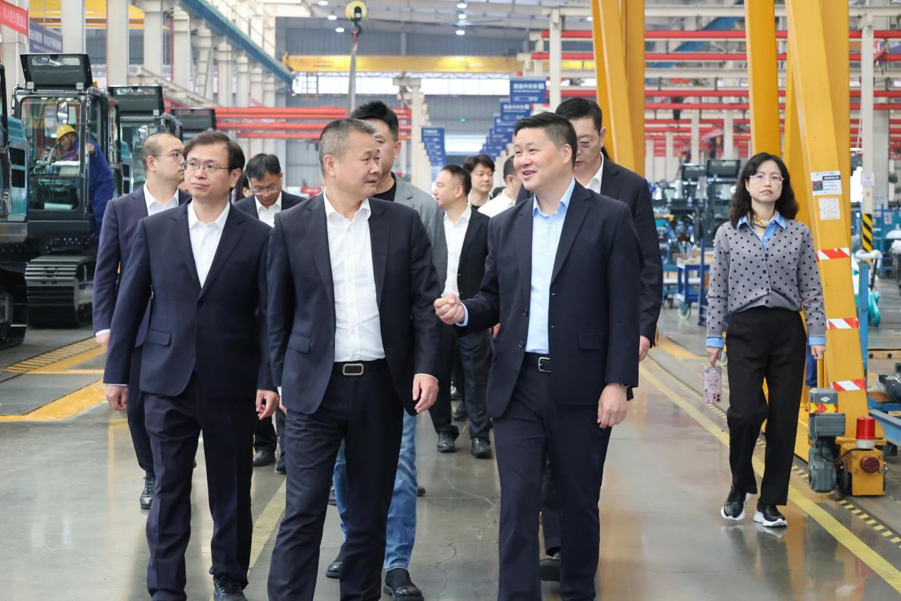 厦门海翼集团总经理金中权到访山河智能